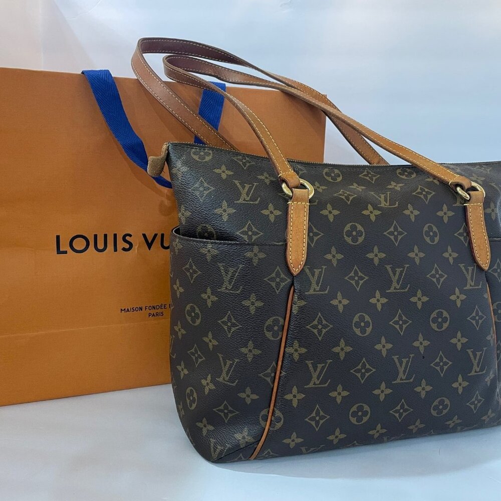 Louis Vuitton Totally PM Monogram Canvas Tote Bag (discontinued 2021)